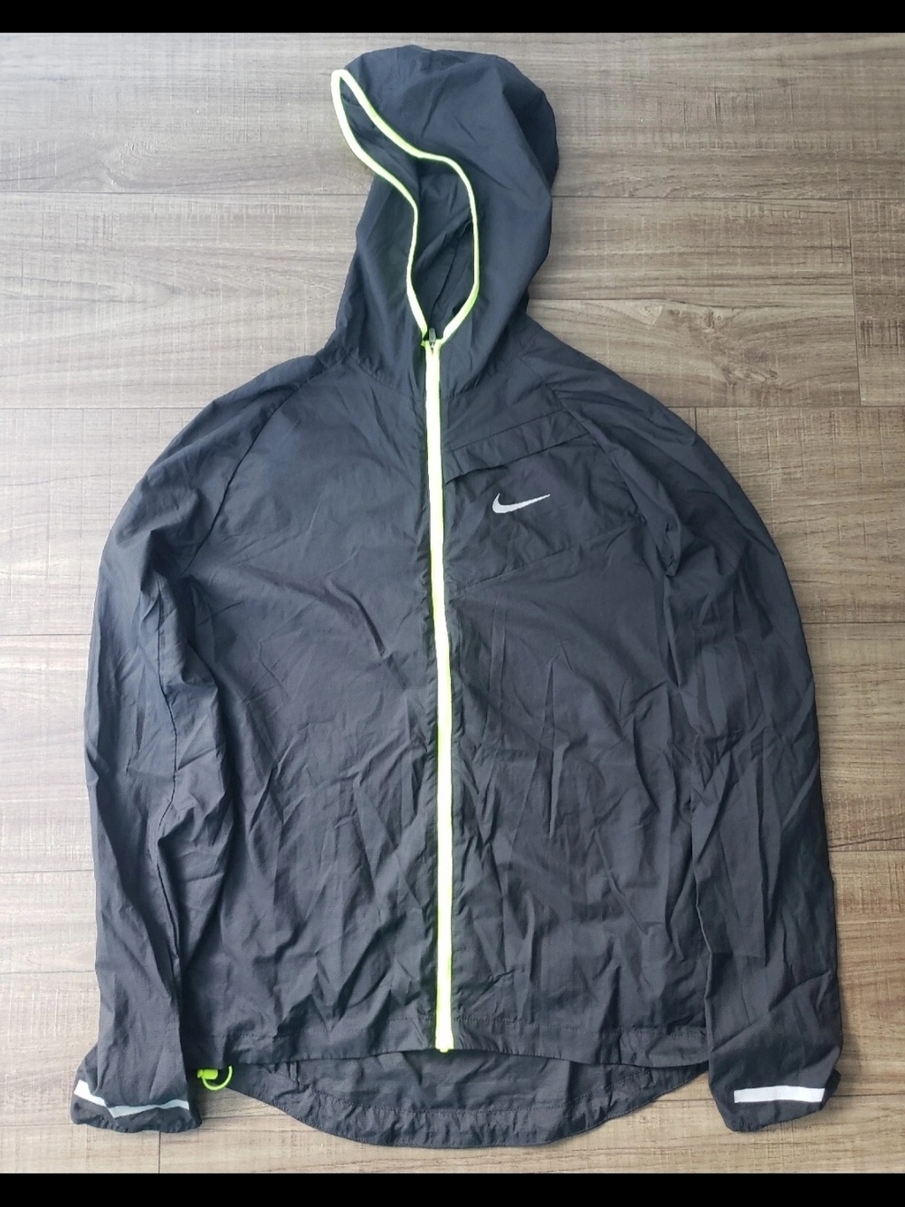 Nike Men’s Black Hooded Jacket with Neon Yellow Trim Size Medium